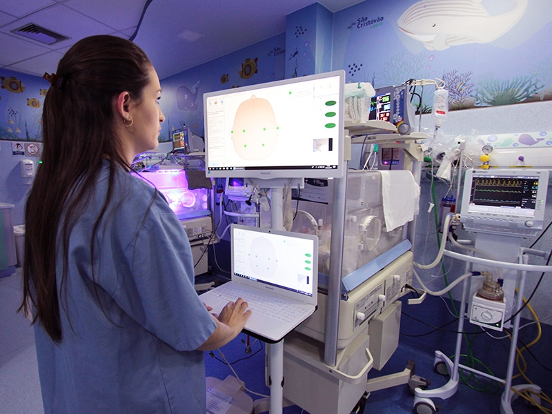 Bebês da UTI do Grupo São Cristóvão Saúde ganham monitoramento cerebral