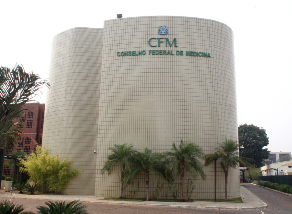 CFM faz quatro pedidos a Jair Bolsonaro em favor dos médicos brasileiros