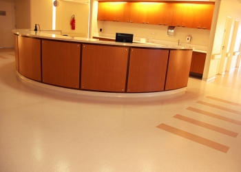 Com o objetivo de renovar e modernizar, Clínicas Odo investe em pisos vinílicos de alta qualidade