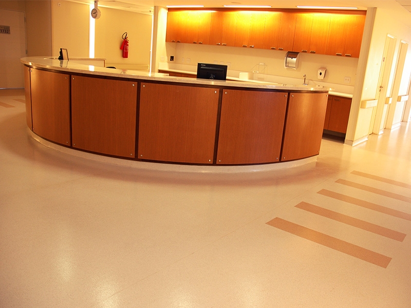 Com o objetivo de renovar e modernizar, Clínicas Odo investe em pisos vinílicos de alta qualidade