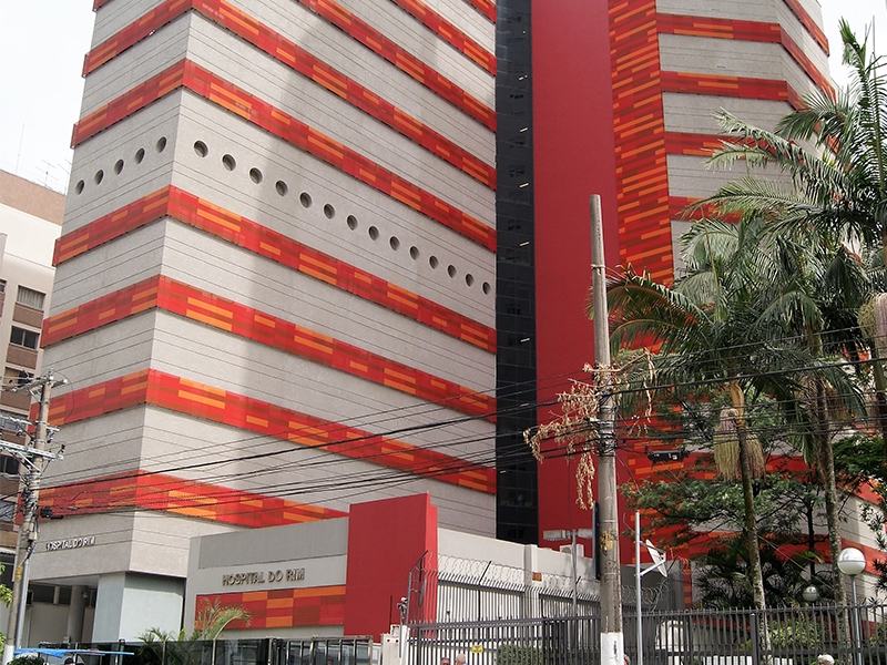 Obra de retrofit da fachada do Hospital do Rim traz benefícios de eficiência térmica e produtividade