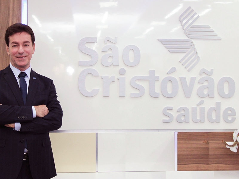 Grupo São Cristóvão Saúde investe em carrinho para medicação a beira leito