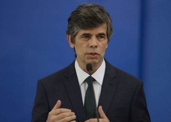 Nelson Teich pede demissão do Ministério da Saúde