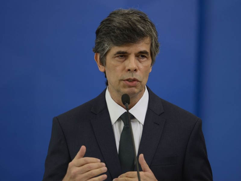 Nelson Teich pede demissão do Ministério da Saúde