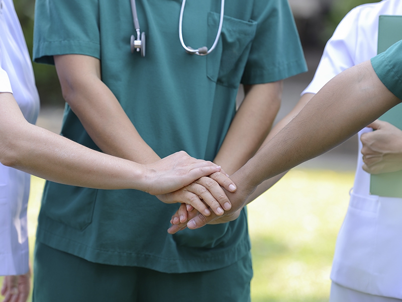 Médicos são os profissionais em quem os brasileiros mais confiam e depositam credibilidade