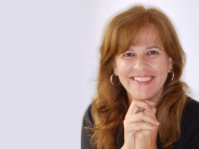 Referência em projetos Luminotécnicos, Neide Senzi fala sobre sua carreira em “1 Década de Influência”