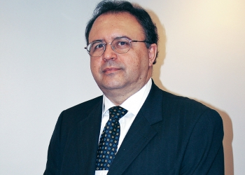 Indústria brasileira de insumos farmacêuticos alerta para falta crônica de produtos