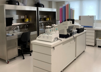 Hospital Moinhos de Vento inaugura laboratório de patologia