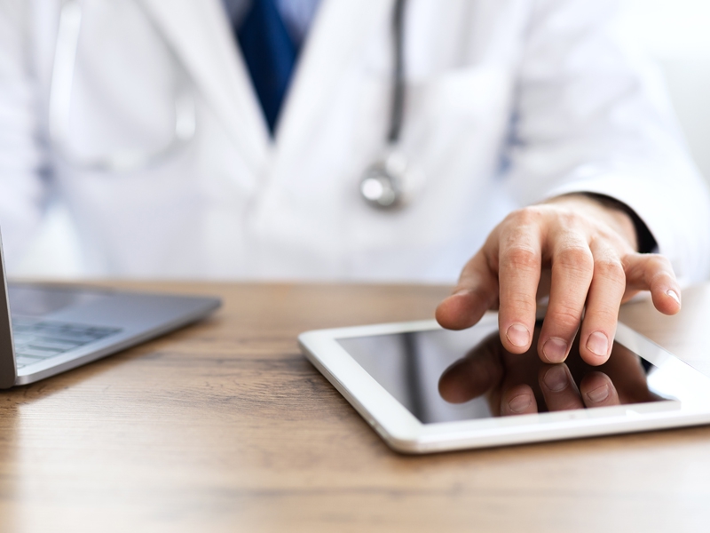 Posso compartilhar os dados de um paciente no PEP com outros profissionais de saúde?, por Renato M.E. Sabbatini