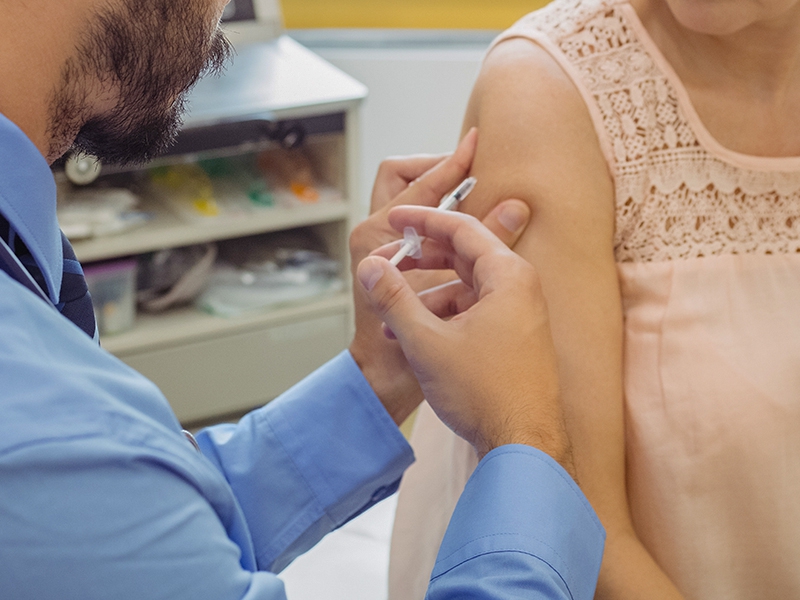 A demora do Governo em adotar uma linguagem sólida e adequada sobre a vacinação aumenta o risco das falsificações