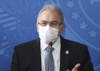 Queiroga anuncia secretaria de combate à pandemia e aceleração da vacinação