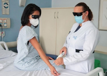 Grupo São Cristóvão Saúde introduz tratamento a laser em pacientes
