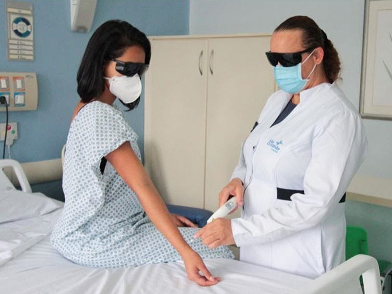 Grupo São Cristóvão Saúde introduz tratamento a laser em pacientes