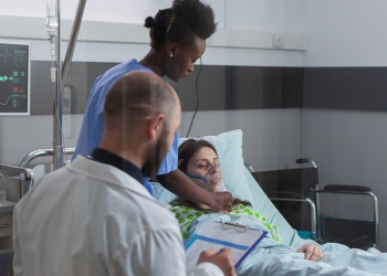 Hospitais privados encerram junho com queda de 20 p.p. na ocupação de UTIs-Covid