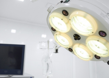 Consultor da Sotreq explica a importância do uso de geradores em clínicas e laboratórios