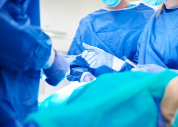 Retomada lenta das cirurgias eletivas, no primeiro semestre, na rede pública é refletida em estudo da ABIIS