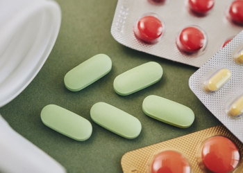 “Preço dos medicamentos remete ao controle de custos e renegociação dos pacotes”, por Enio Salu