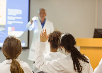 Einstein forma sua 1ª turma de Medicina apostando em metodologia inovadora para gerar futuros líderes