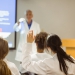 Einstein forma sua 1ª turma de Medicina apostando em metodologia inovadora para gerar futuros líderes