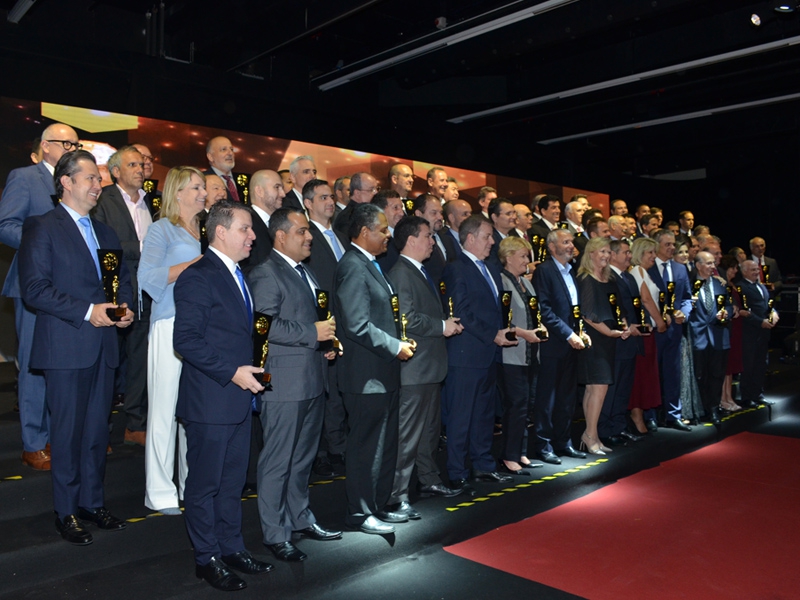 Empresários, pesquisadores, executivos, autoridades públicas e profissionais que fizeram a diferença para a Saúde brasileira nos últimos 12 meses serão homenageados pelo 100 mais Influentes da Saúde. Os eleitos serão escolhidos por meio de votação aberta no site do evento e pesquisa de mercado, realizada pelo Conselho Editorial do Grupo Mídia.