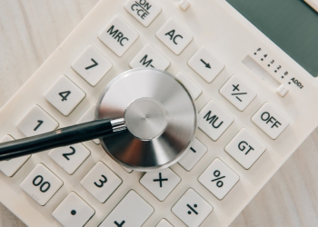 “Pressões motivam a rotina de ajustes nos modelos de remuneração da Saúde”, por Enio Salu