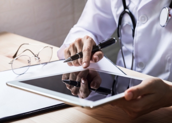 Cofen aprova prescrição de medicamentos a distância por meios eletrônicos