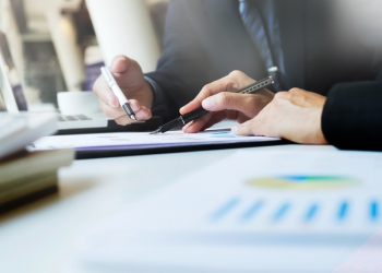 Maioria das empresas de saúde vai investir em treinamento e lançamento de produtos em 2022, aponta pesquisa da Deloitte