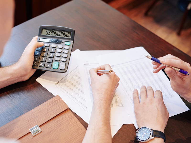 “‘Raspando o Tacho’ Para Aumentar o Faturamento Hospitalar”, por Enio Salu