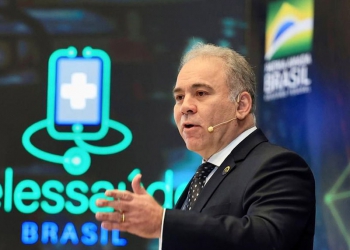 Ministro da Saúde assina portaria que regulamenta telessaúde no Brasil