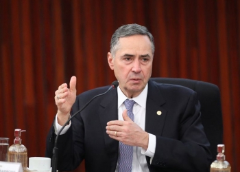 Ministro do STF suspende piso salarial para enfermagem