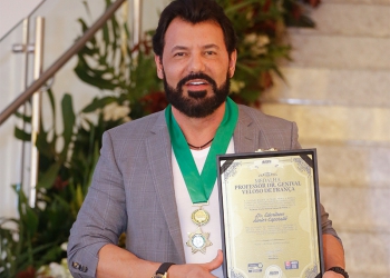 Presidente do Grupo Mídia é homenageado pela Anadem