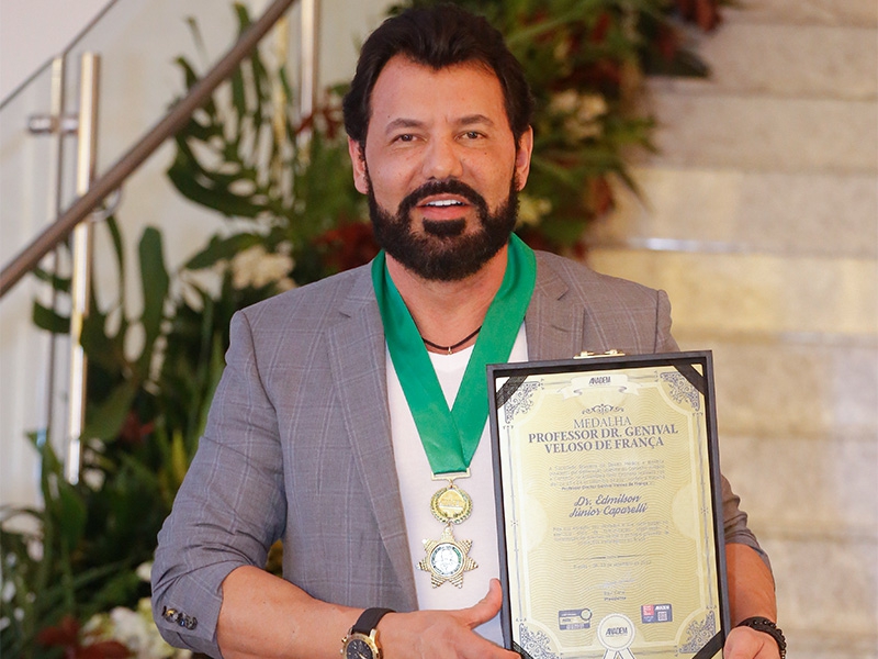 Presidente do Grupo Mídia é homenageado pela Anadem