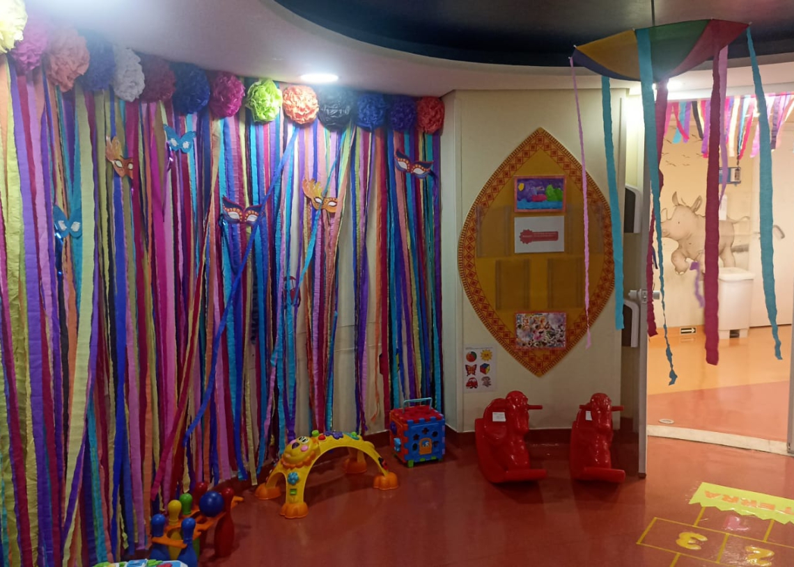 Rede de Humanização do Sabará Hospital Infantil promove semana de carnaval para crianças internadas
