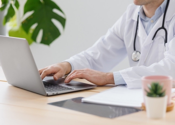 Grupo IHS investe no segmento de Medicina Domiciliar por meio de tecnologias móveis e plataforma integradora de serviços.