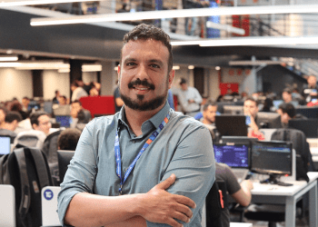 Pague Menos e Extrafarma