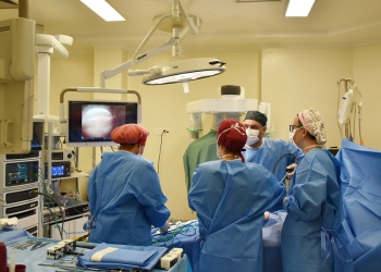 Santa Casa de Porto Alegre realiza primeira cirurgia robótica em bebê