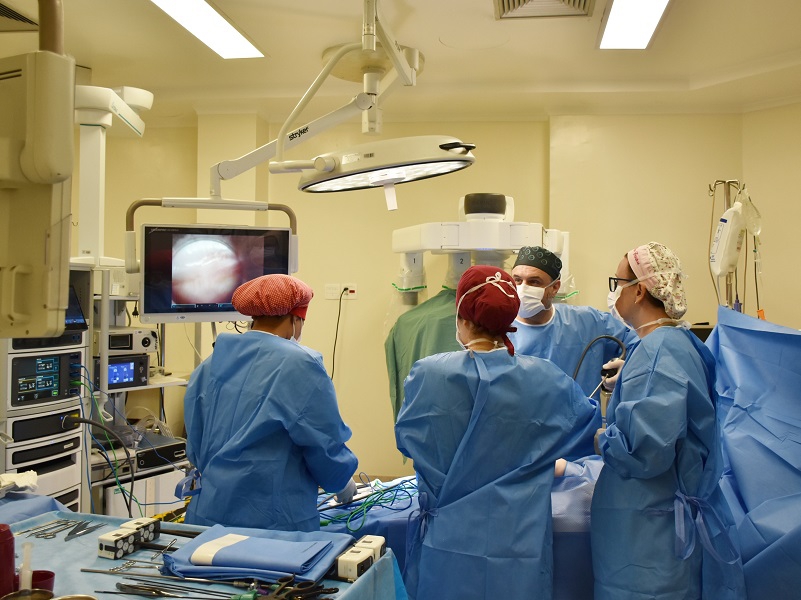 Santa Casa de Porto Alegre realiza primeira cirurgia robótica em bebê