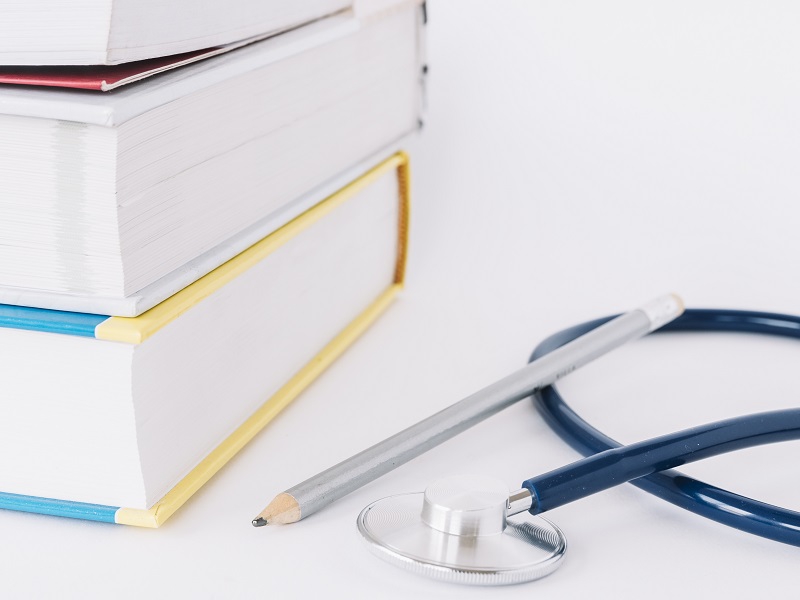 Artigo | Oferecer mais médicos para a população é oportunidade de fortalecer o SUS e o acesso à saúde para aqueles que mais precisam