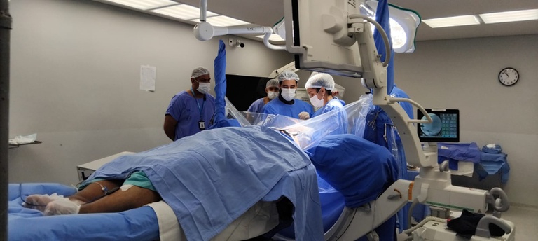 HC-UFG realiza cirurgia inédita na América Latina de estimulação cerebral para tratamento de obesidade