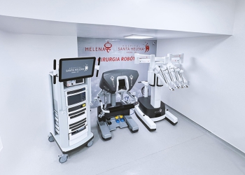Hospital Santa Helena apresenta novo robô