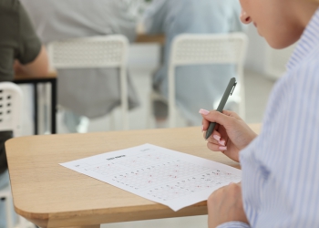 Senado aprova criação de exame obrigatório para médicos