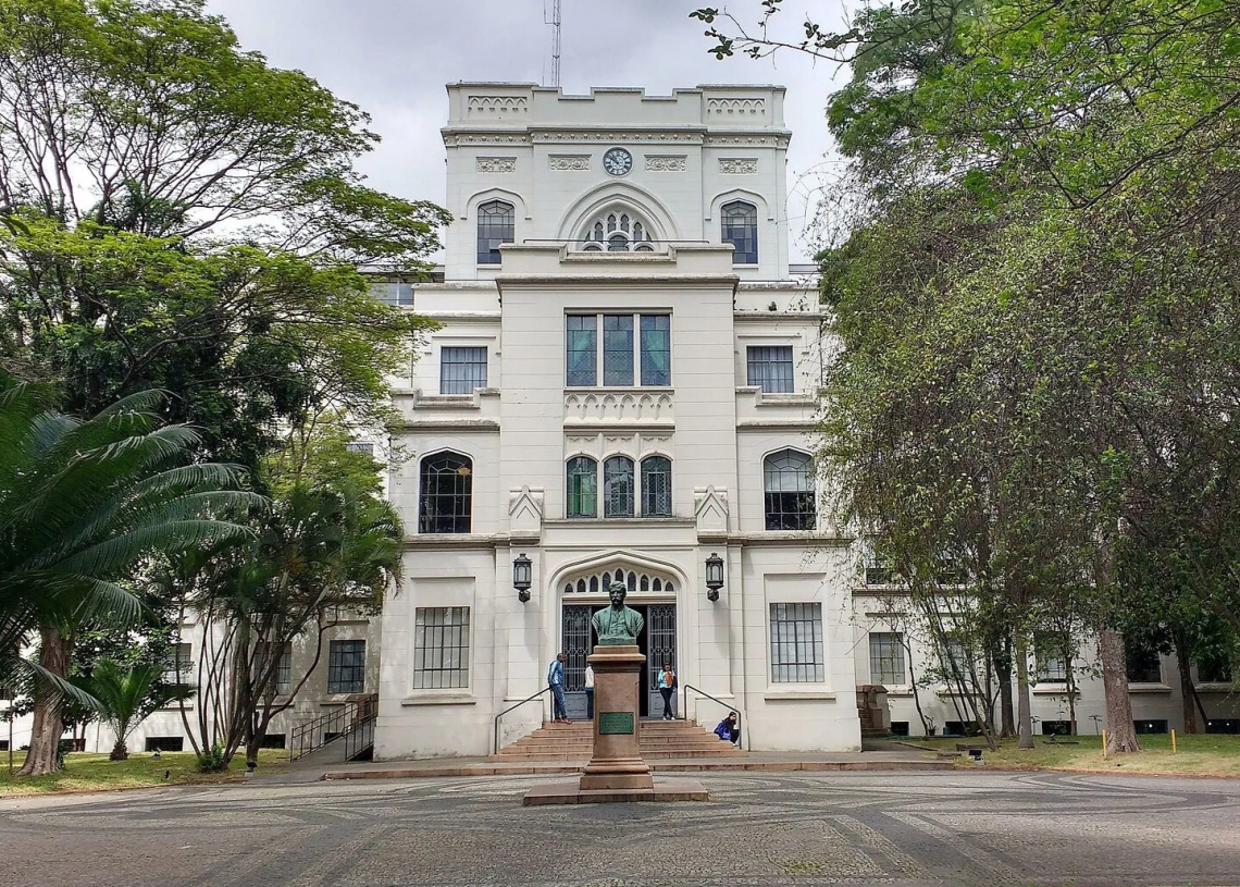 HCFMUSP lança pós-graduação em saúde LGBTQIAP+